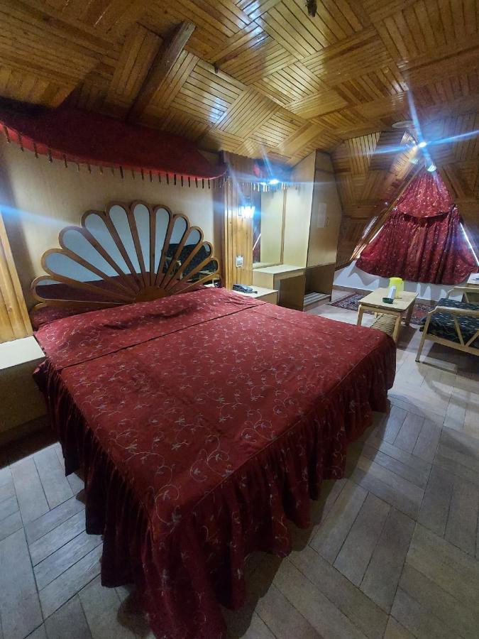 Brightland Hotel Shimla Exteriör bild
