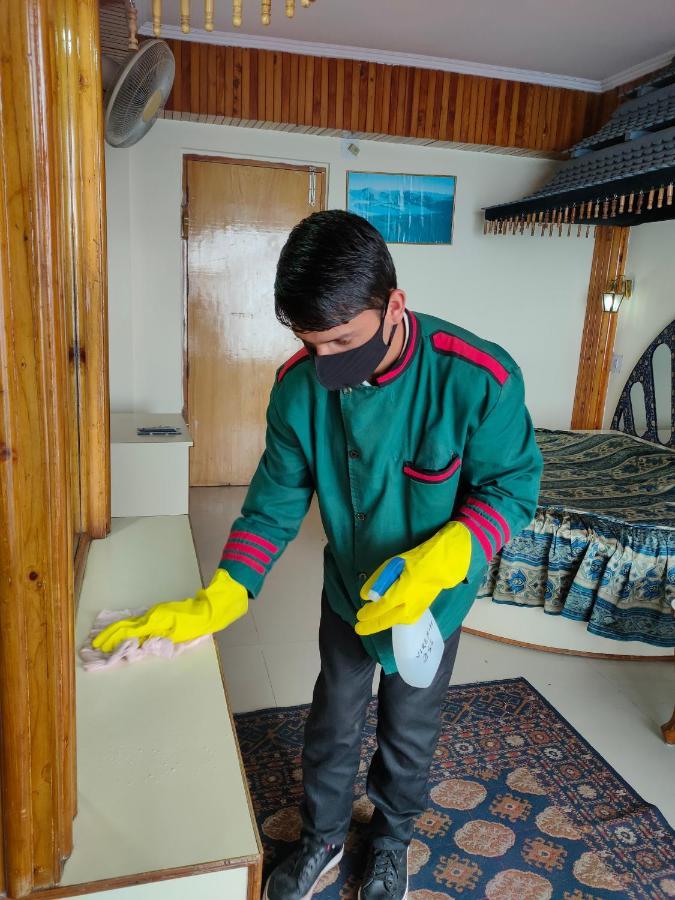Brightland Hotel Shimla Exteriör bild
