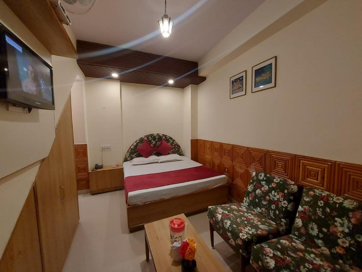 Brightland Hotel Shimla Exteriör bild