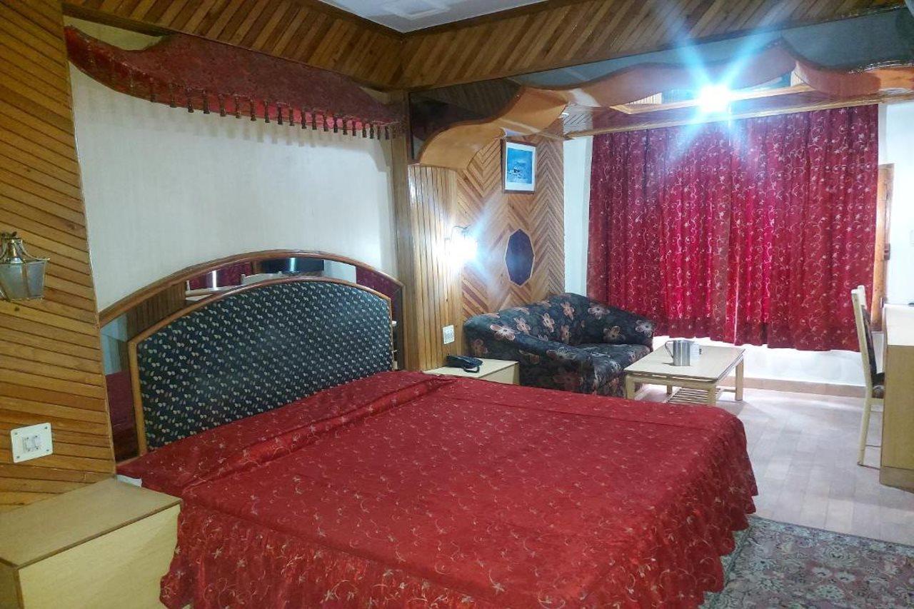Brightland Hotel Shimla Exteriör bild