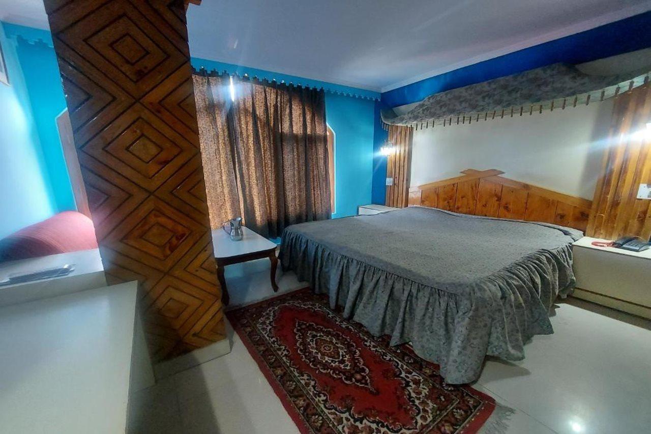 Brightland Hotel Shimla Exteriör bild